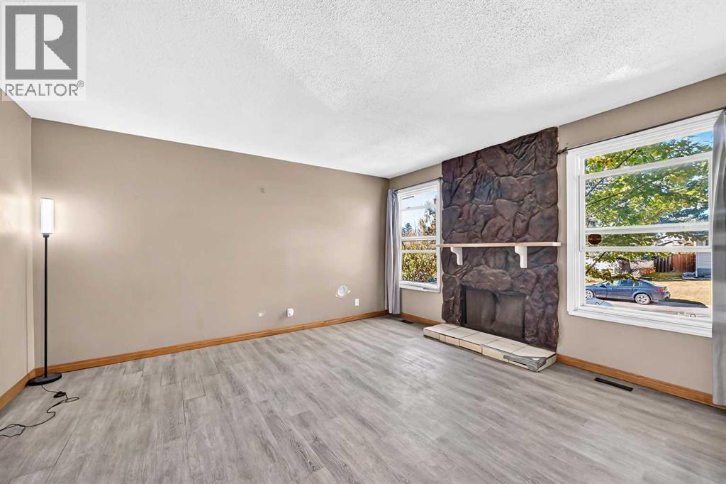 143 Rundleson Way NE