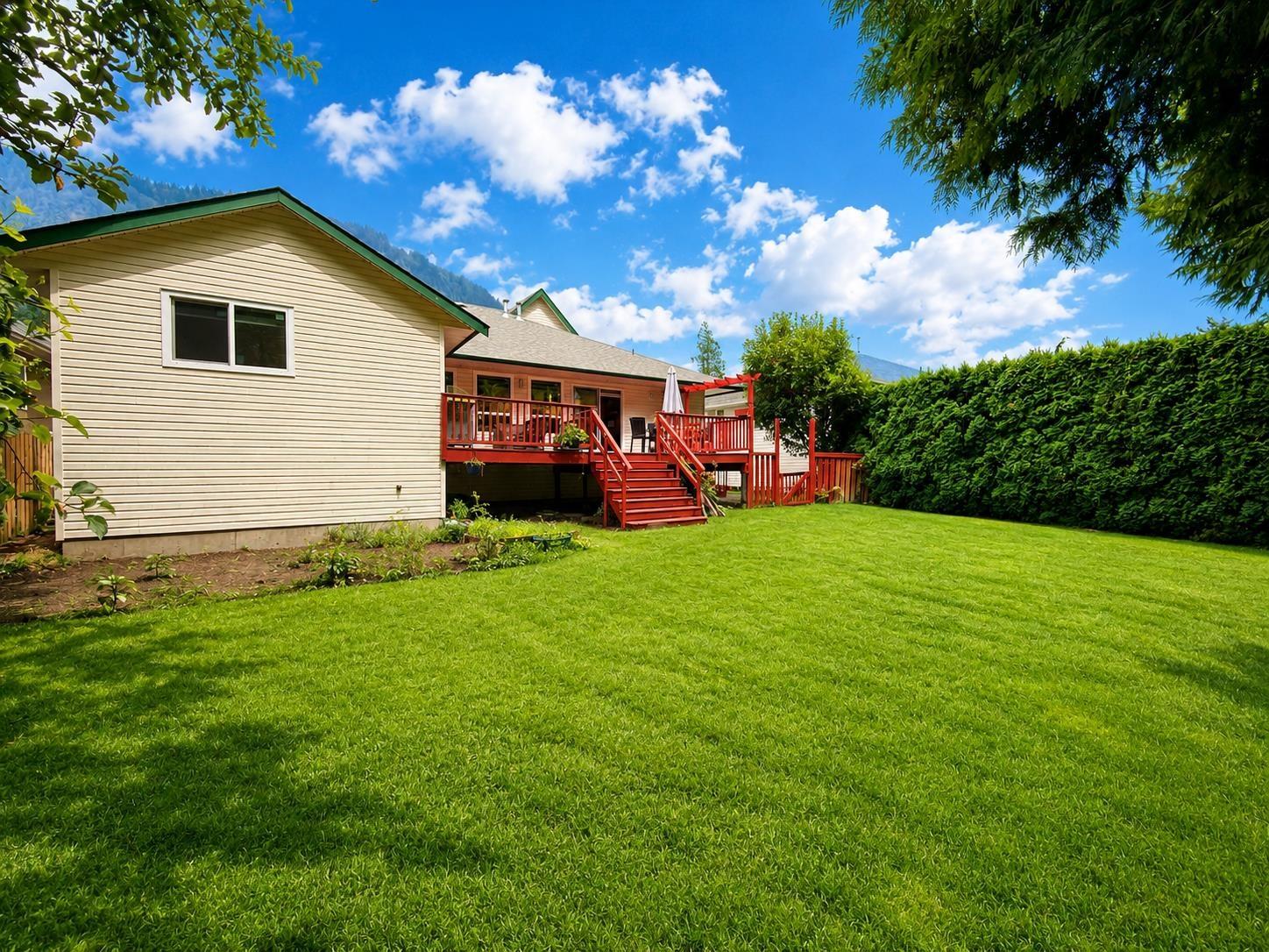 314 MIAMI RIVER DRIVE, Harrison Hot Springs
