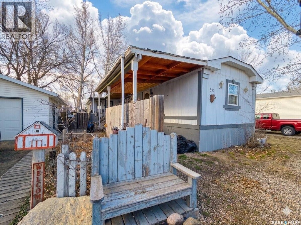 38 PRAIRIE SUN COURT, SWIFT CURRENT, SK S9H 3X3 - Image 1322350221.jpeg?d=l