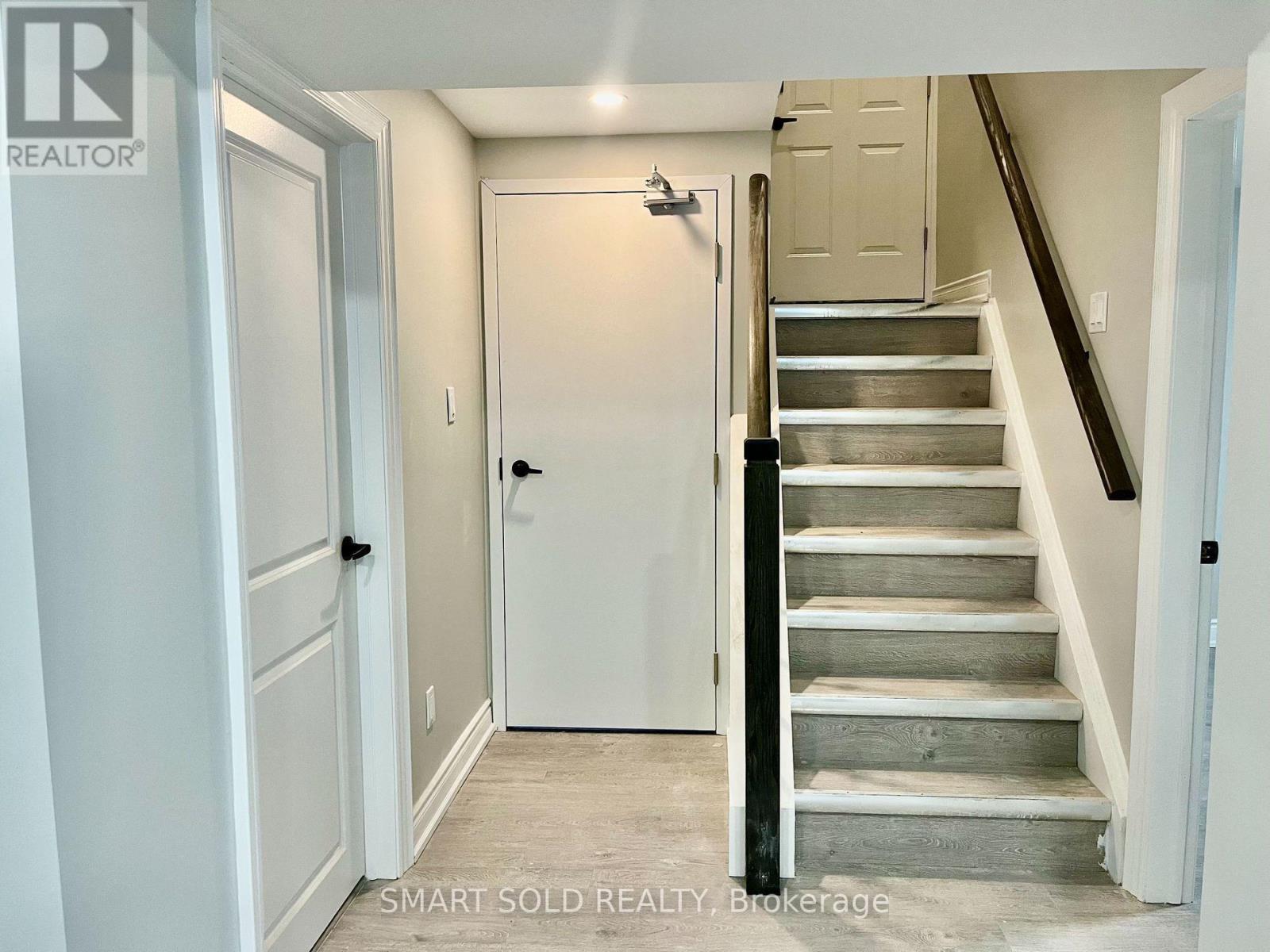 LOWER - 228 SILVERBIRCH DRIVE