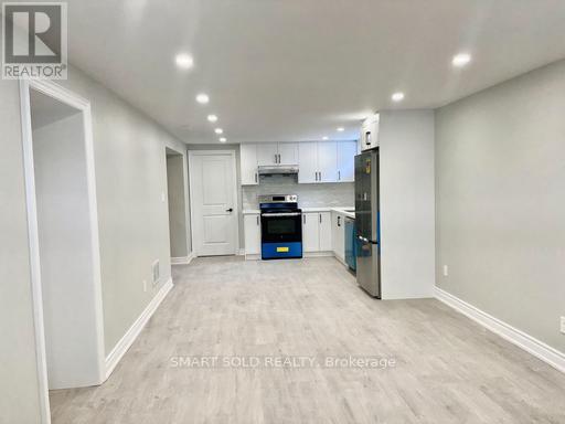 LOWER - 228 SILVERBIRCH DRIVE