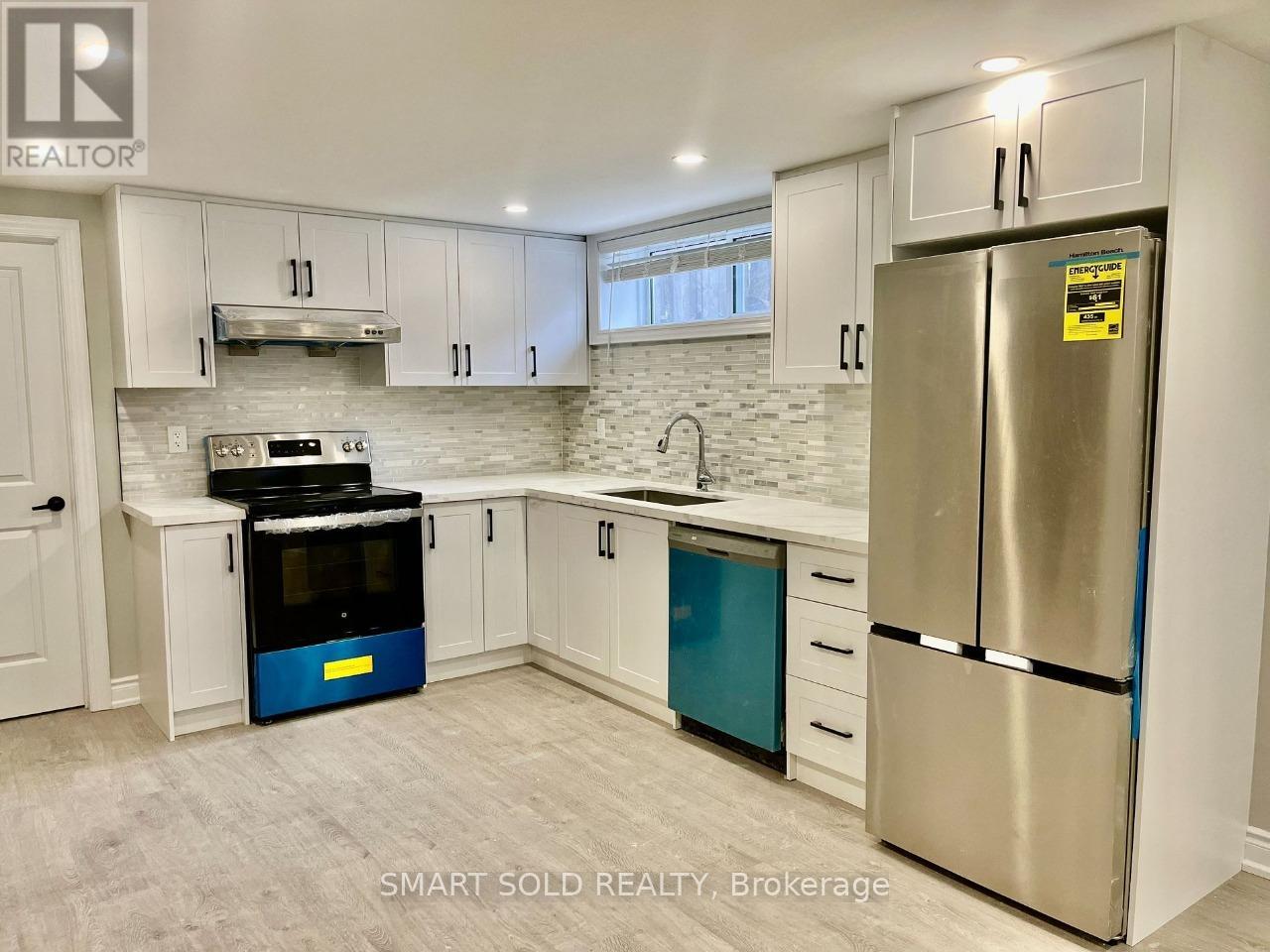 LOWER - 228 SILVERBIRCH DRIVE