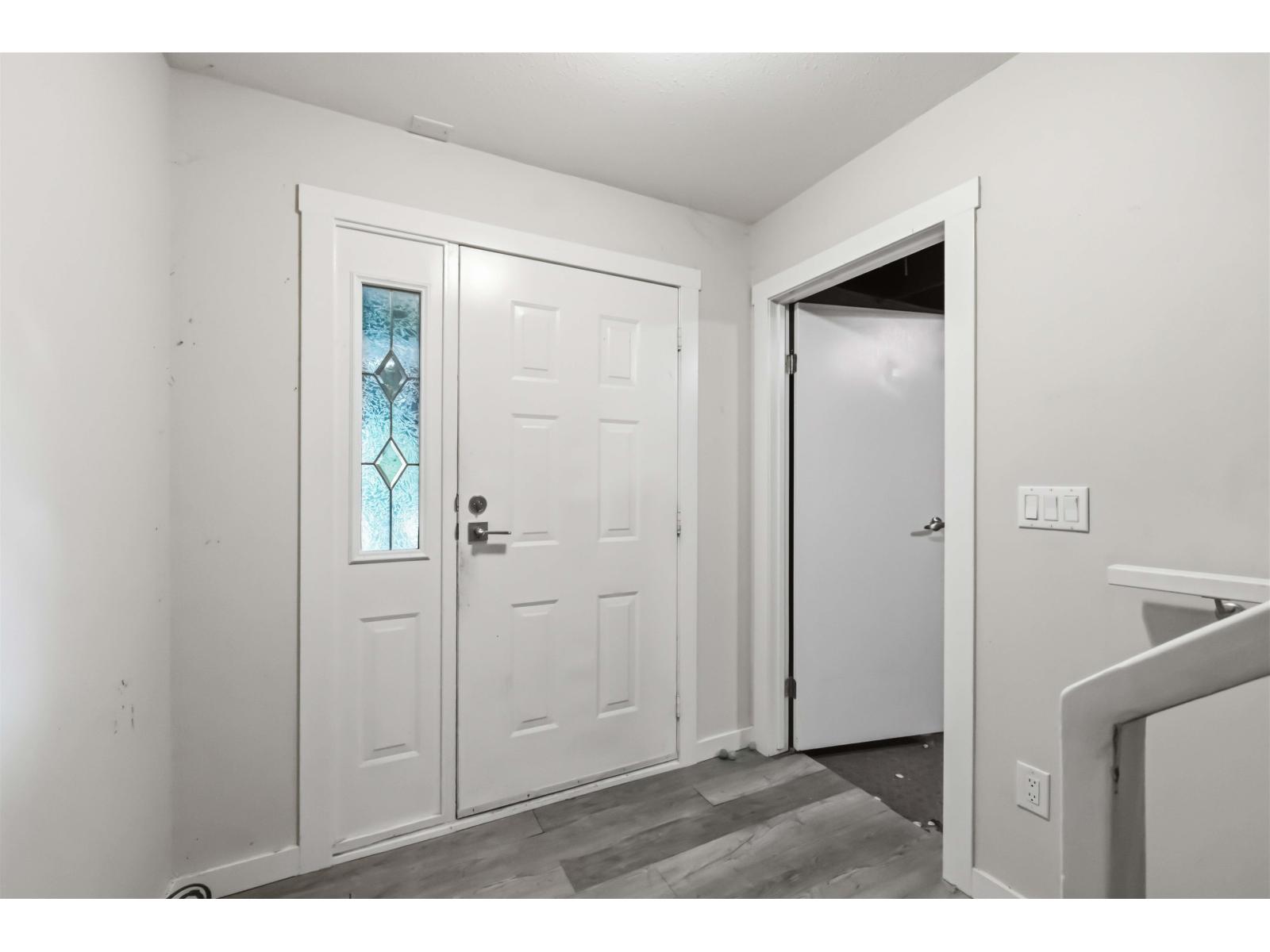 3743 NANAIMO CRESCENT