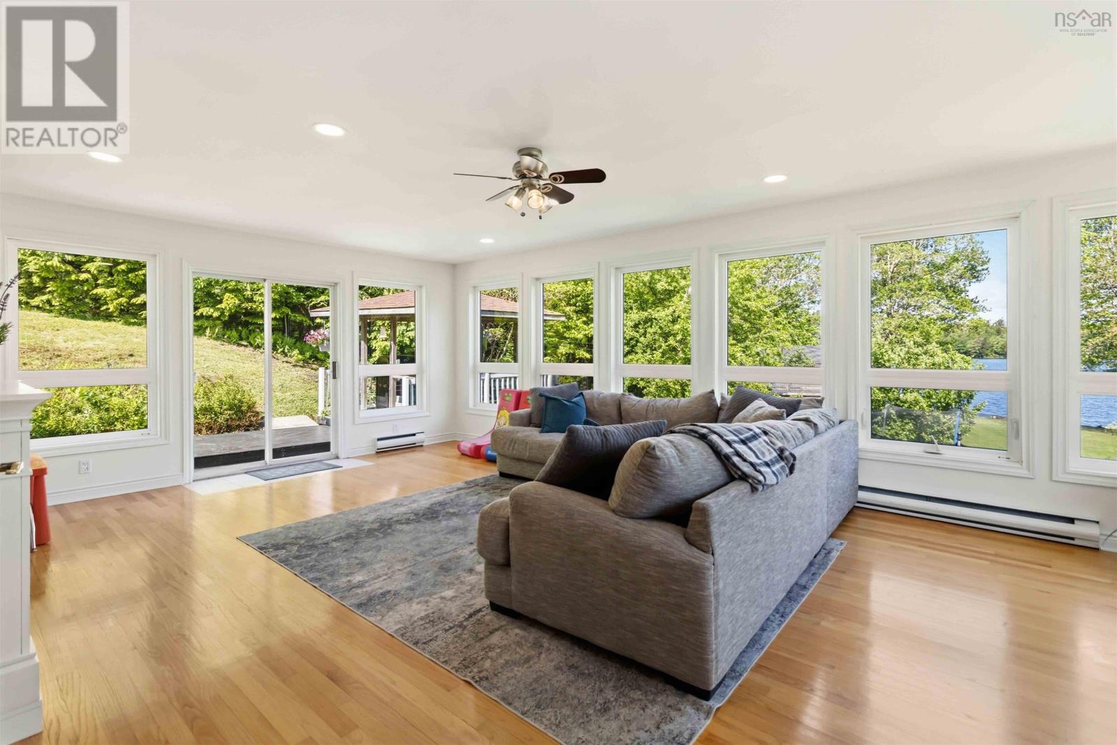 20 Kings Way - Photo 4