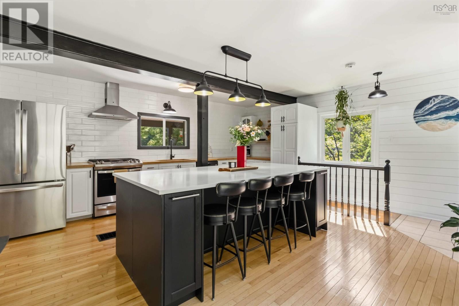20 Kings Way - Photo 2