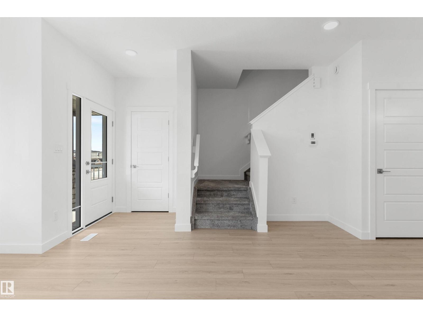 1056 14 AV NW