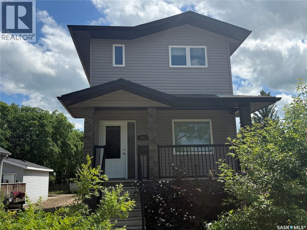 802 PARK AVENUE, WEYBURN, SK S4H 0K2 - Image 2156385713.jpeg?d=l