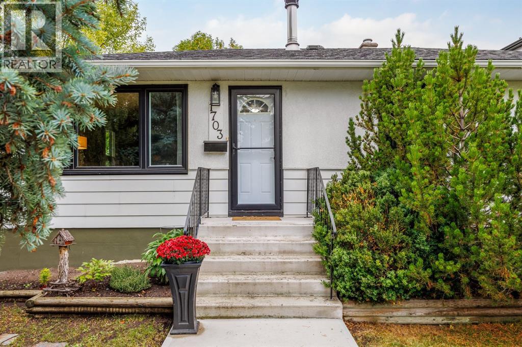 1703 31 STREET SW, CALGARY, AB T3C 1N2 - Image 2110516861.jpeg?d=l
