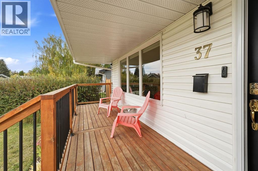 37 Sherwood Crescent