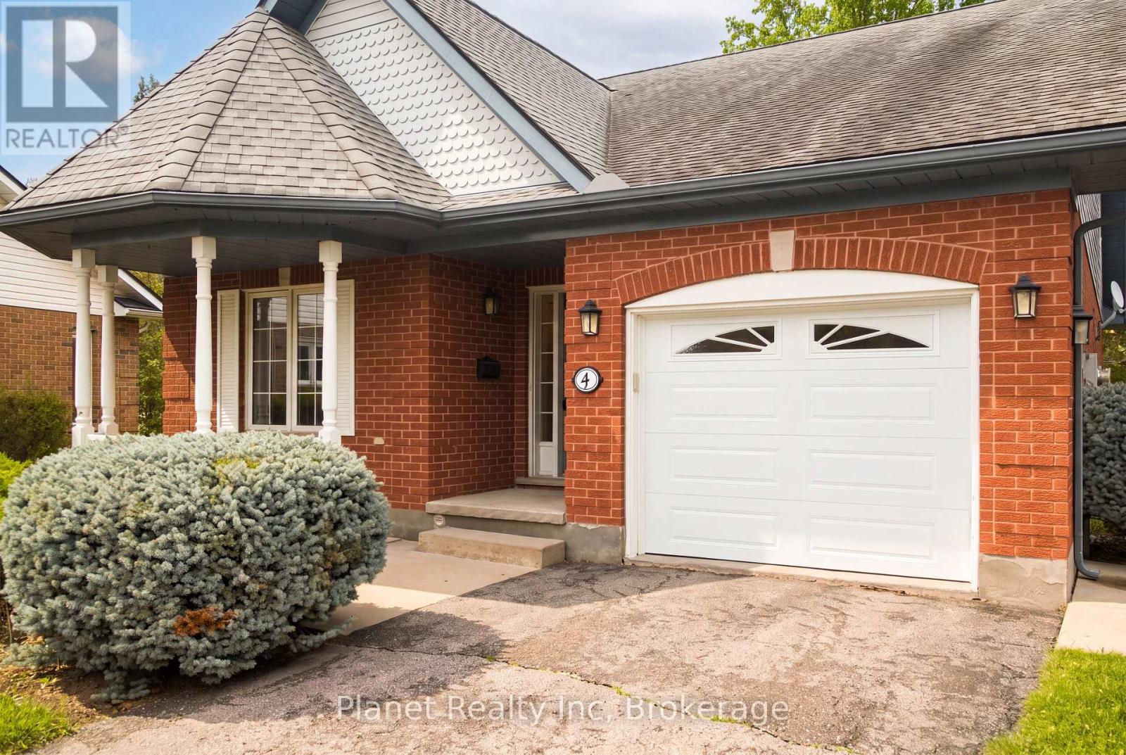4 ASHCROFT COURT