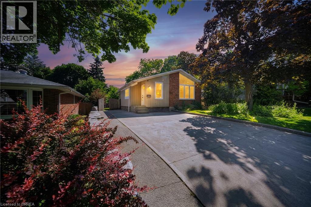 17 FLYNN Avenue