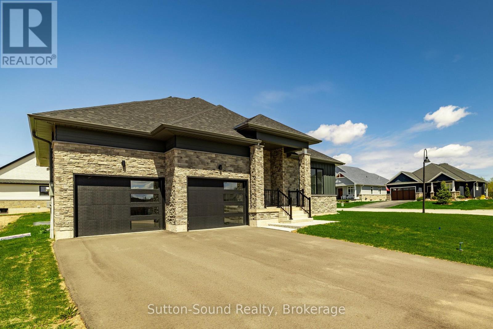 116 LAURENS LANE