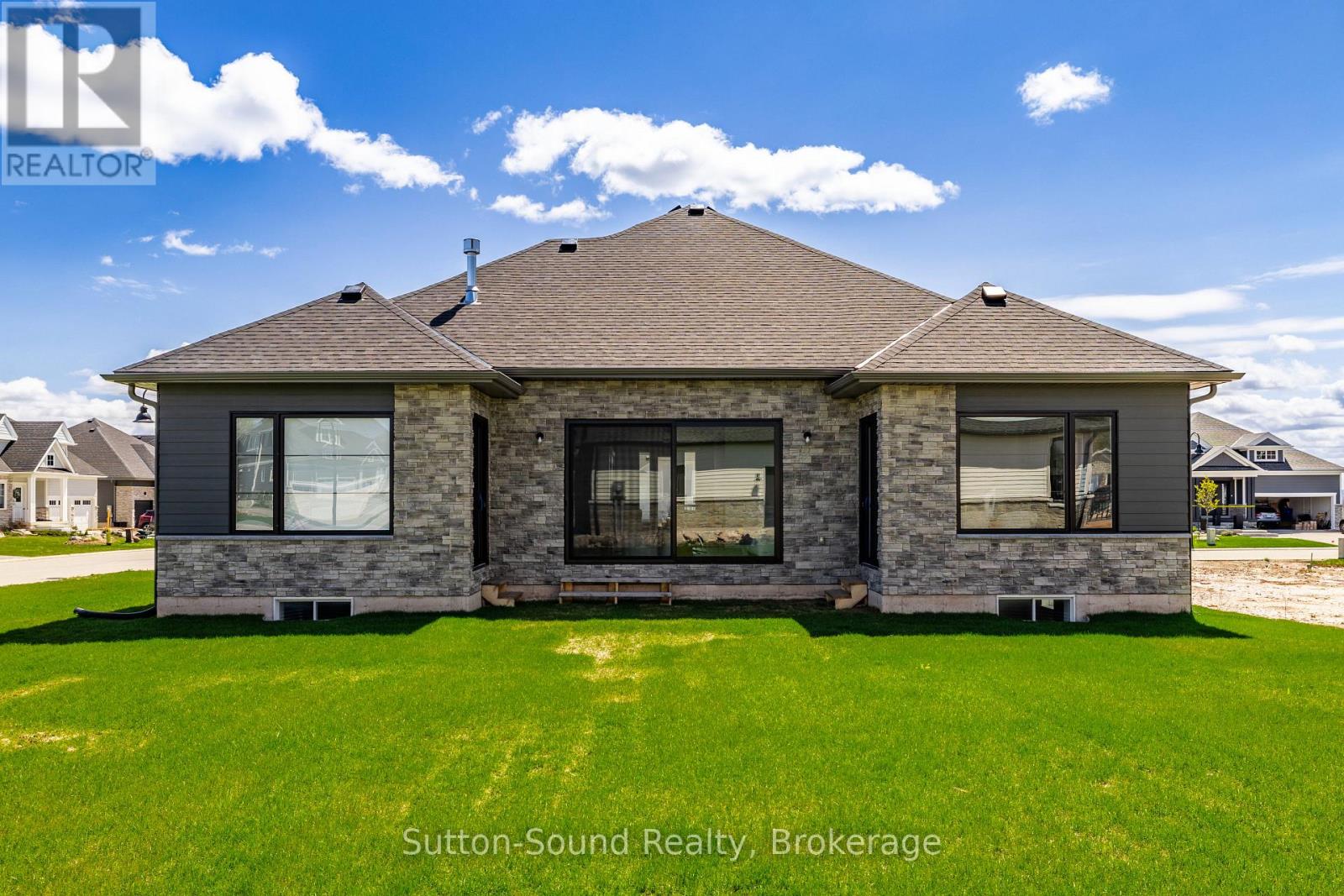 116 LAURENS LANE