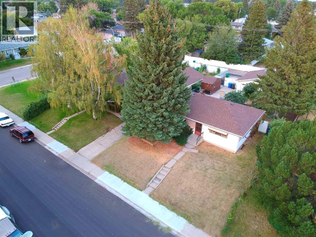 1009 18 Street N