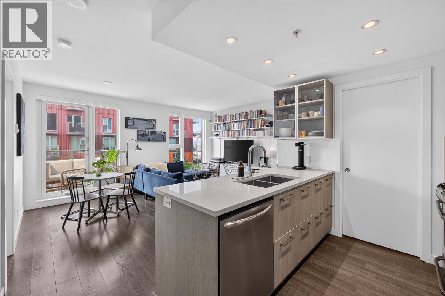 1009 983 E HASTINGS STREET