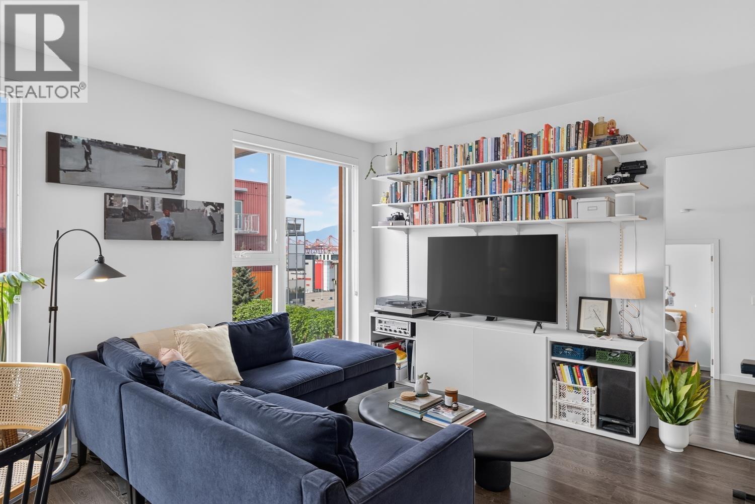 1009 983 E HASTINGS STREET