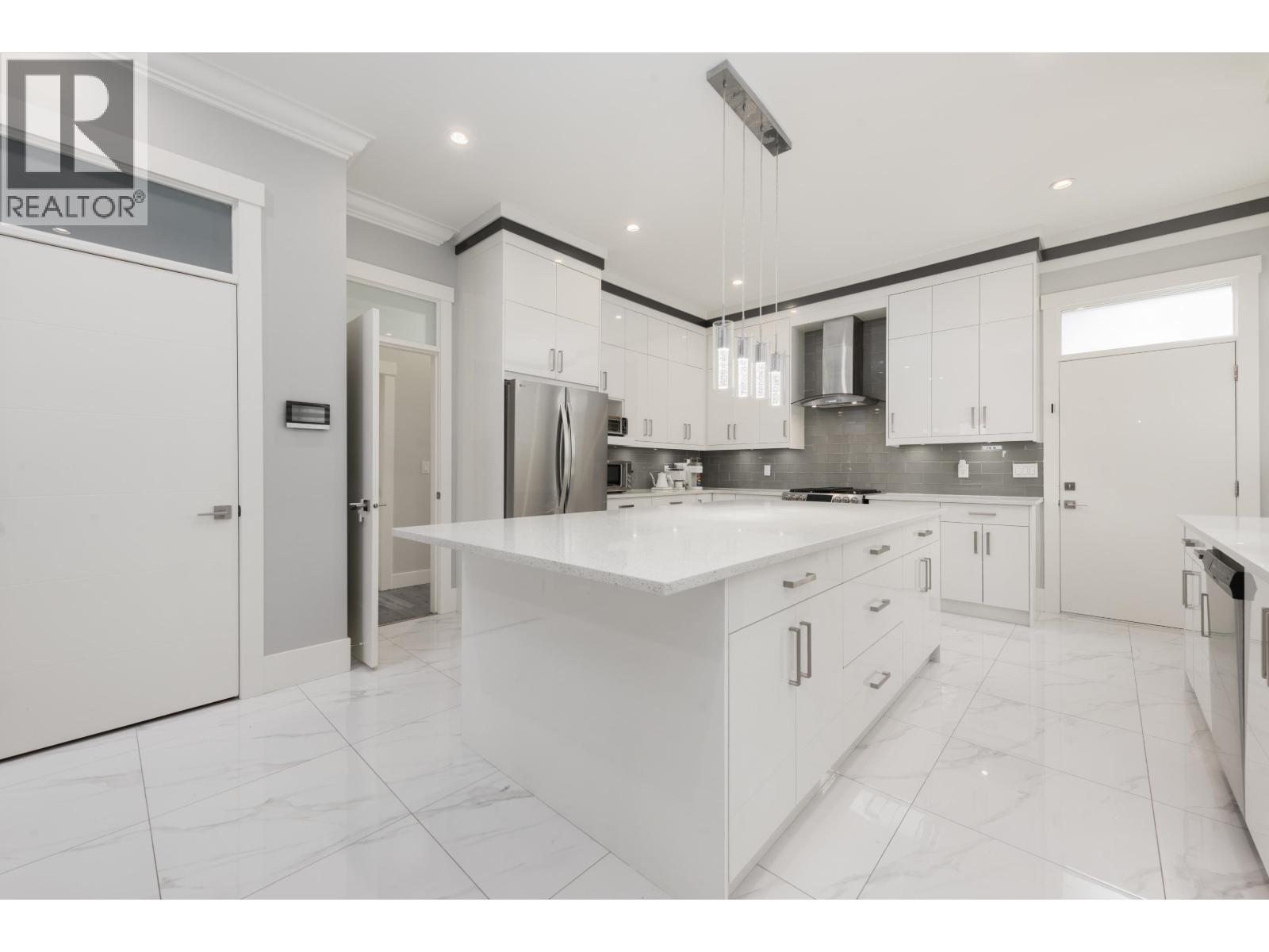 1135 YORSTON COURT