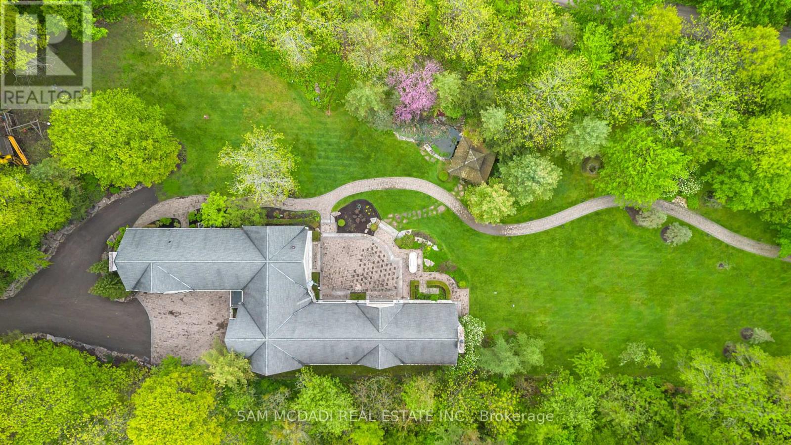 839 LAKESHORE ROAD
