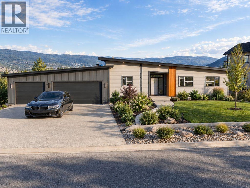 17587 SANBORN STREET, SUMMERLAND, BC V0H 1Z3 - Image 1239373231.jpeg?d=l
