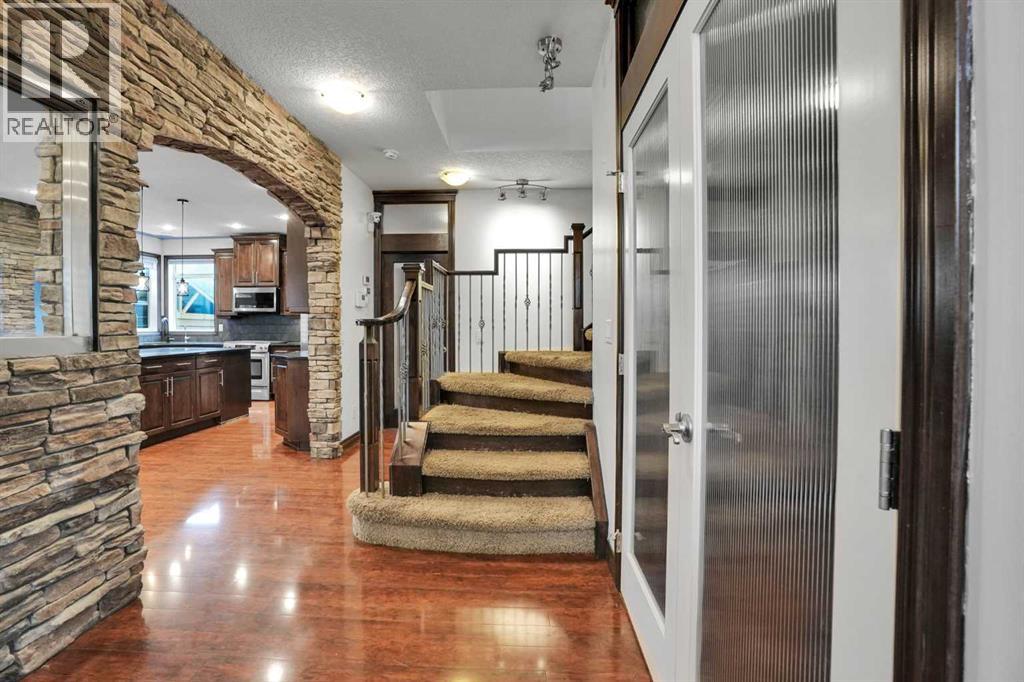 250 Kingsbury View SE