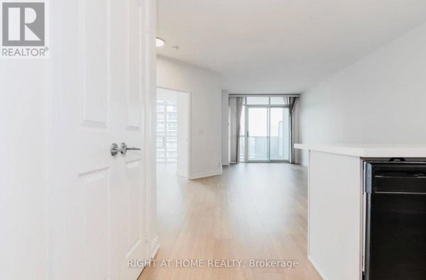 2010 - 70 Absolute Ave, Mississauga (City Centre), ON 4