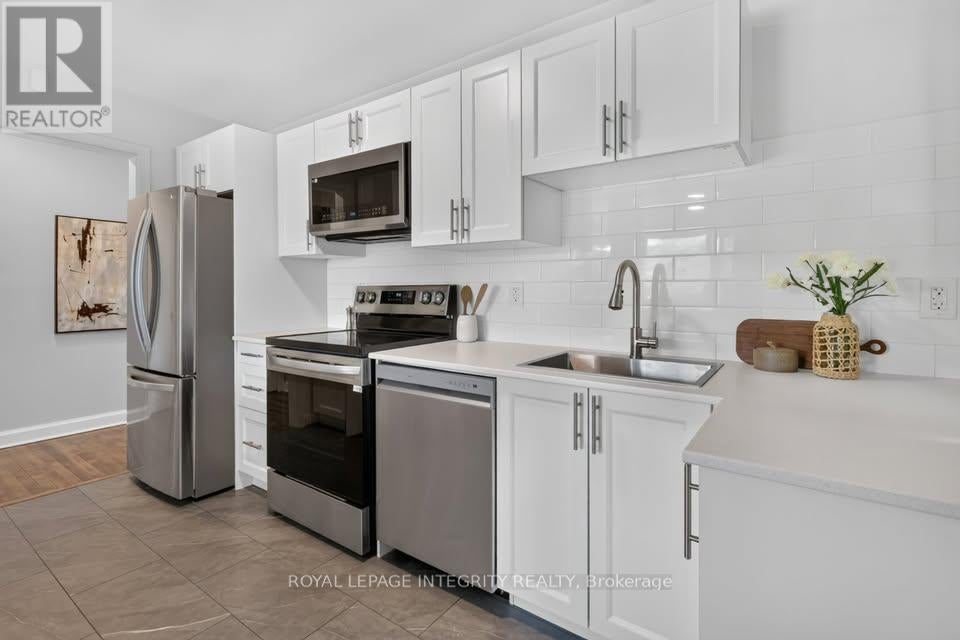 2 - 228 WOODROFFE AVENUE