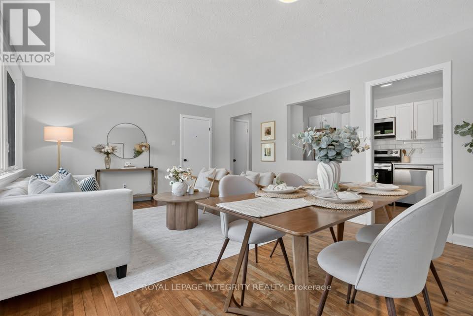 2 - 228 WOODROFFE AVENUE