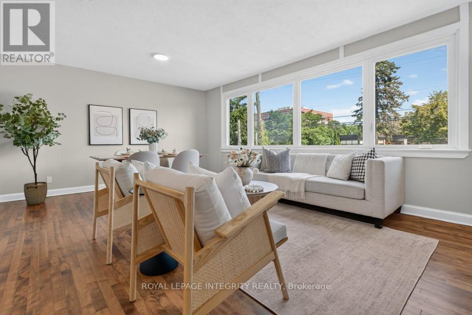 2 - 228 WOODROFFE AVENUE