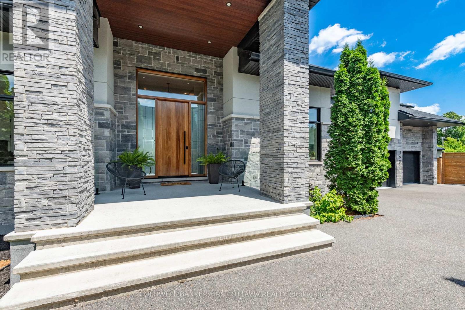 1981 PRINCE OF WALES DRIVE