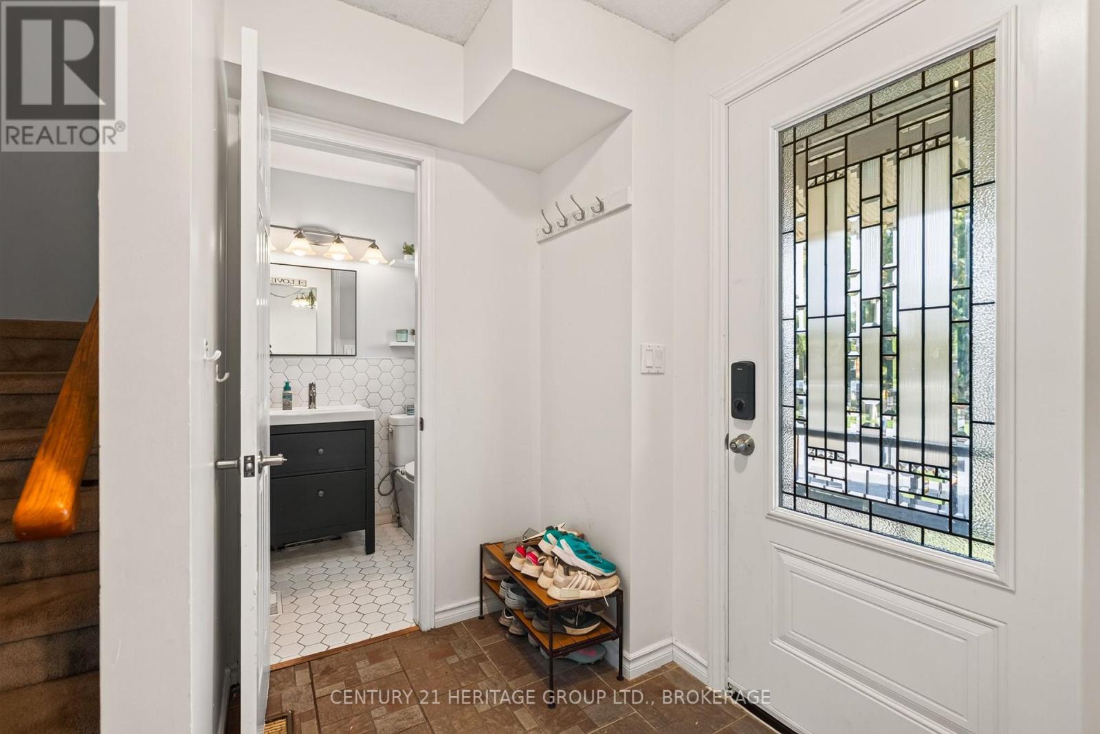 944 WARBURTON CRESCENT