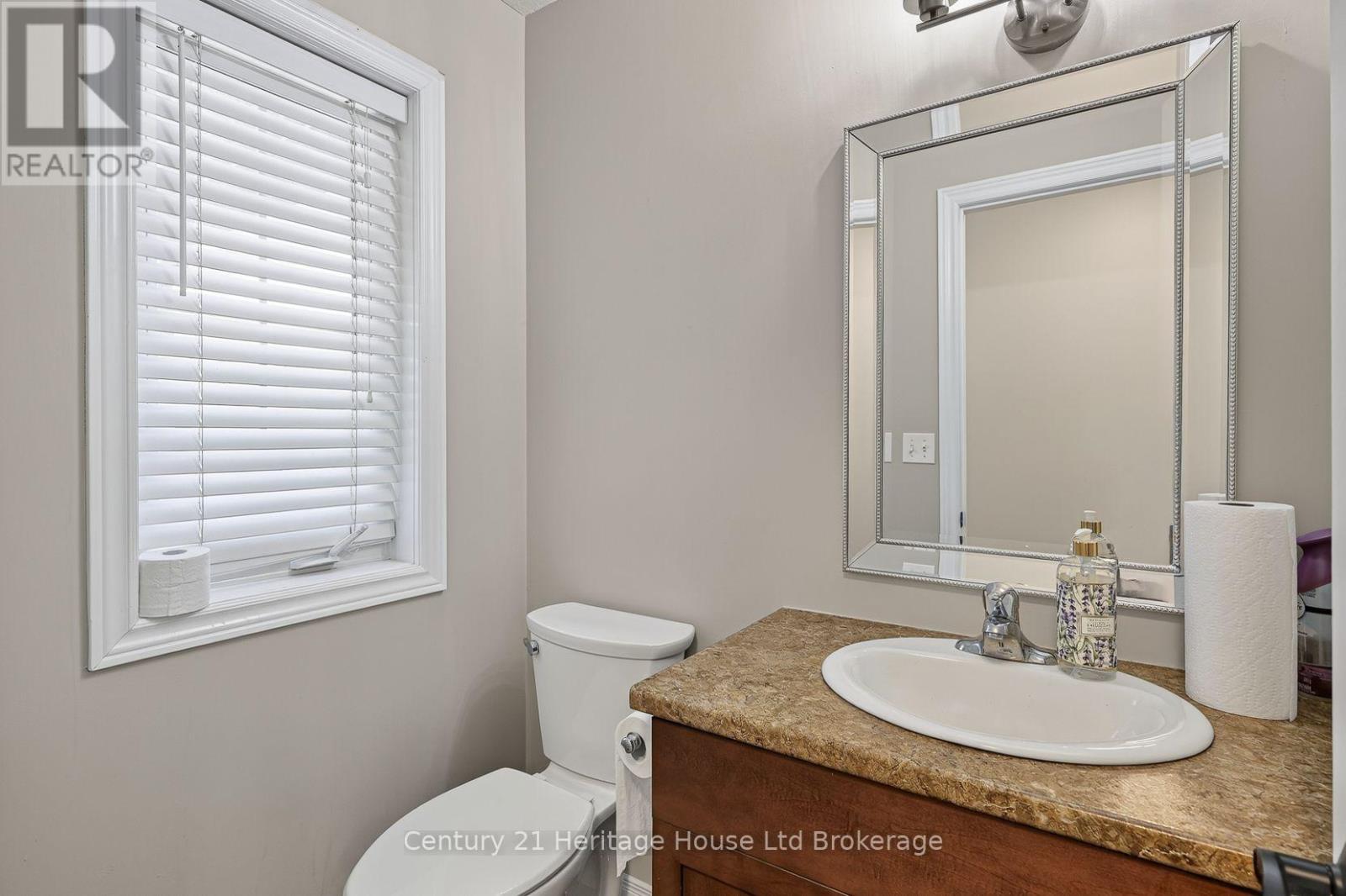 734 FRONTENAC CRESCENT