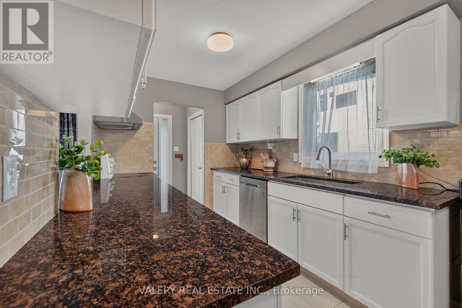 657A JACOB LANE