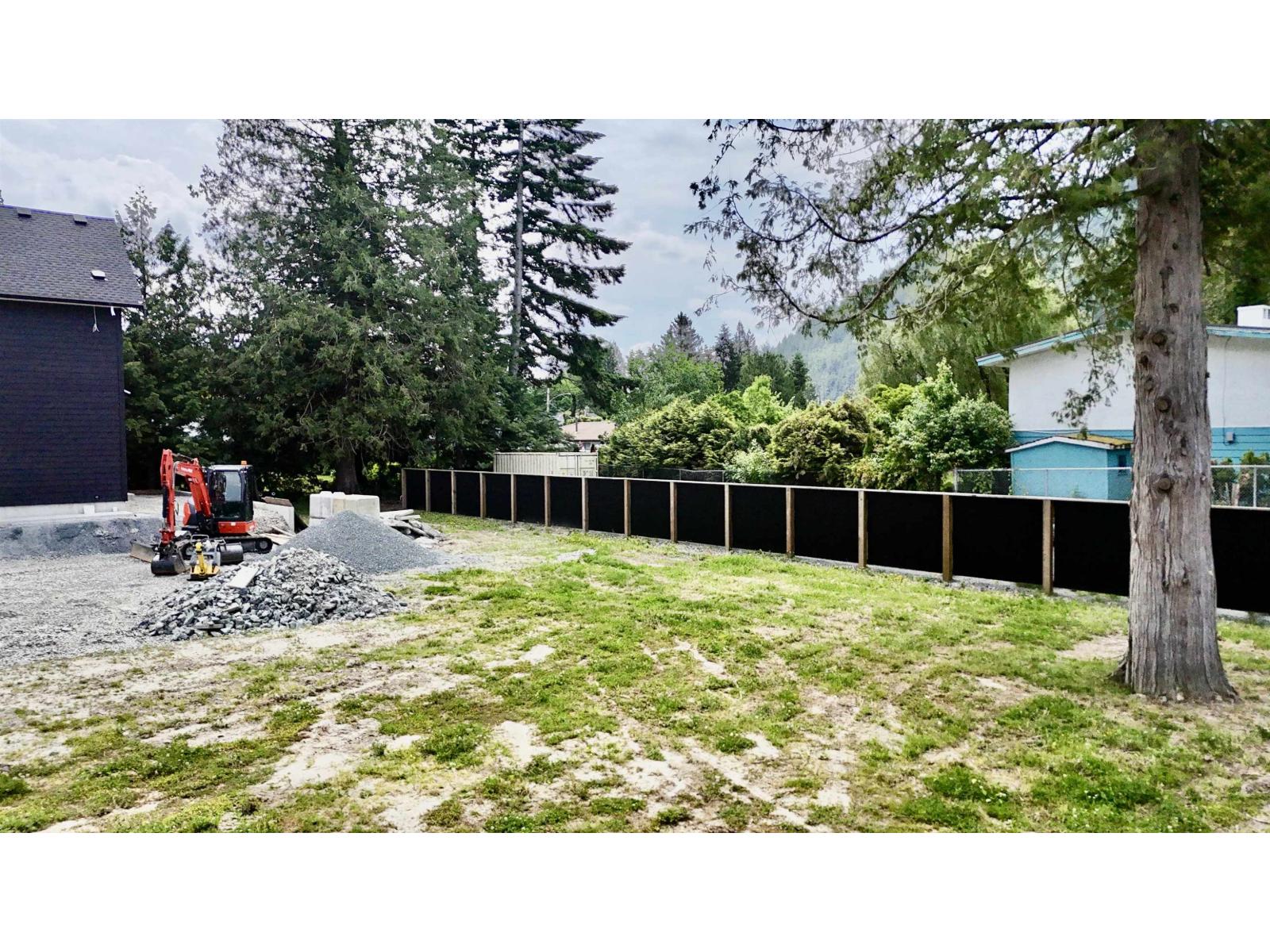440 ECHO AVENUE, Harrison Hot Springs