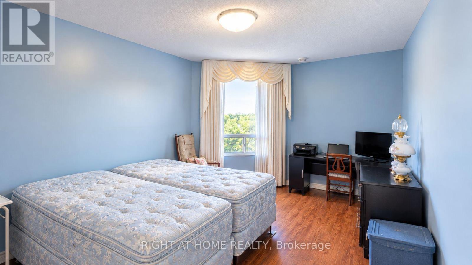 503 - 60 WYNDHAM STREET S