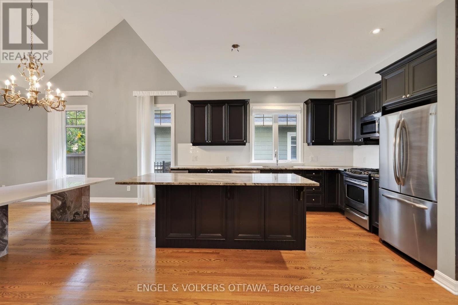547 KILBIRNIE DRIVE