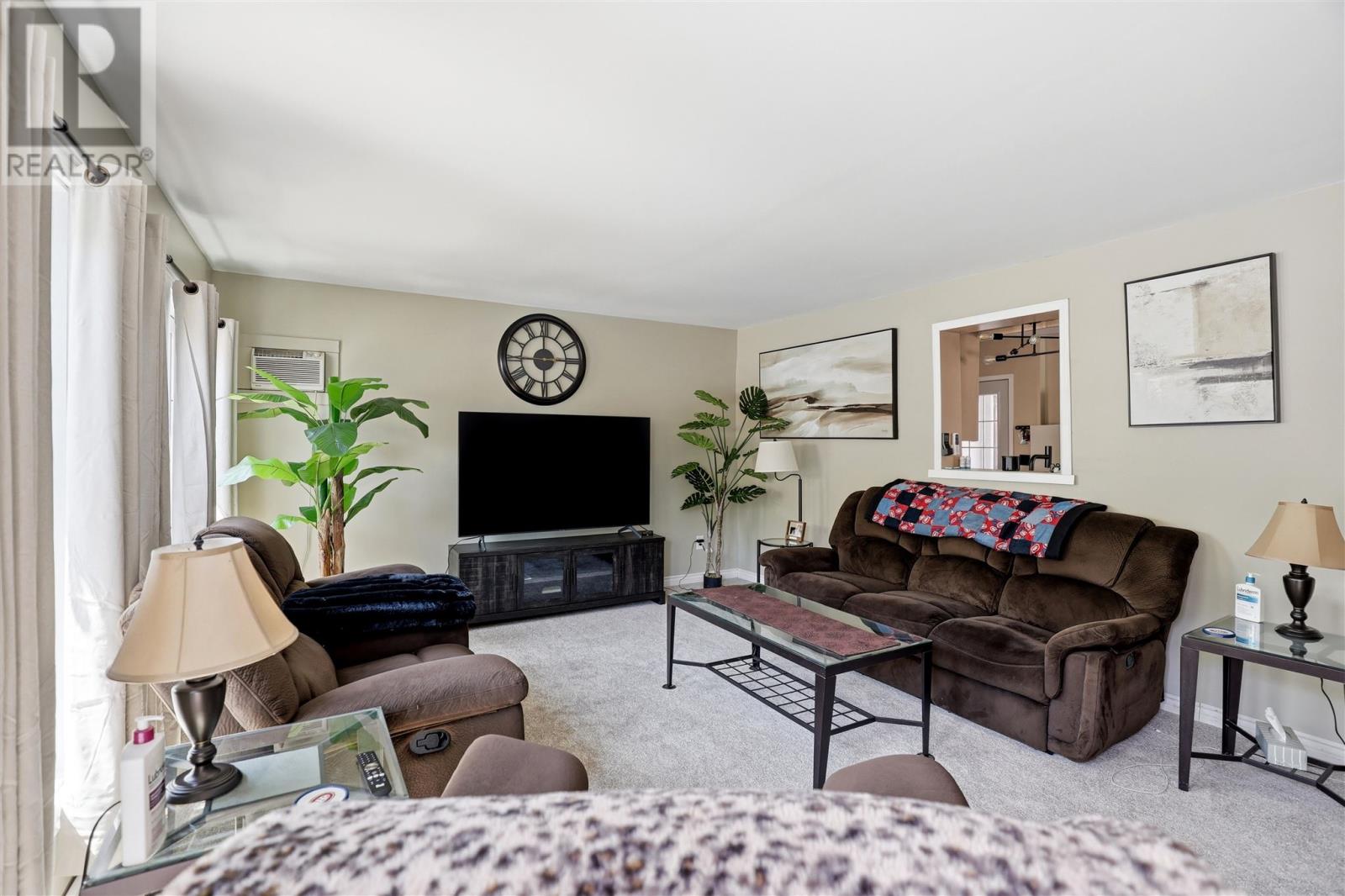 133 Grosvenor AVE - Photo 3