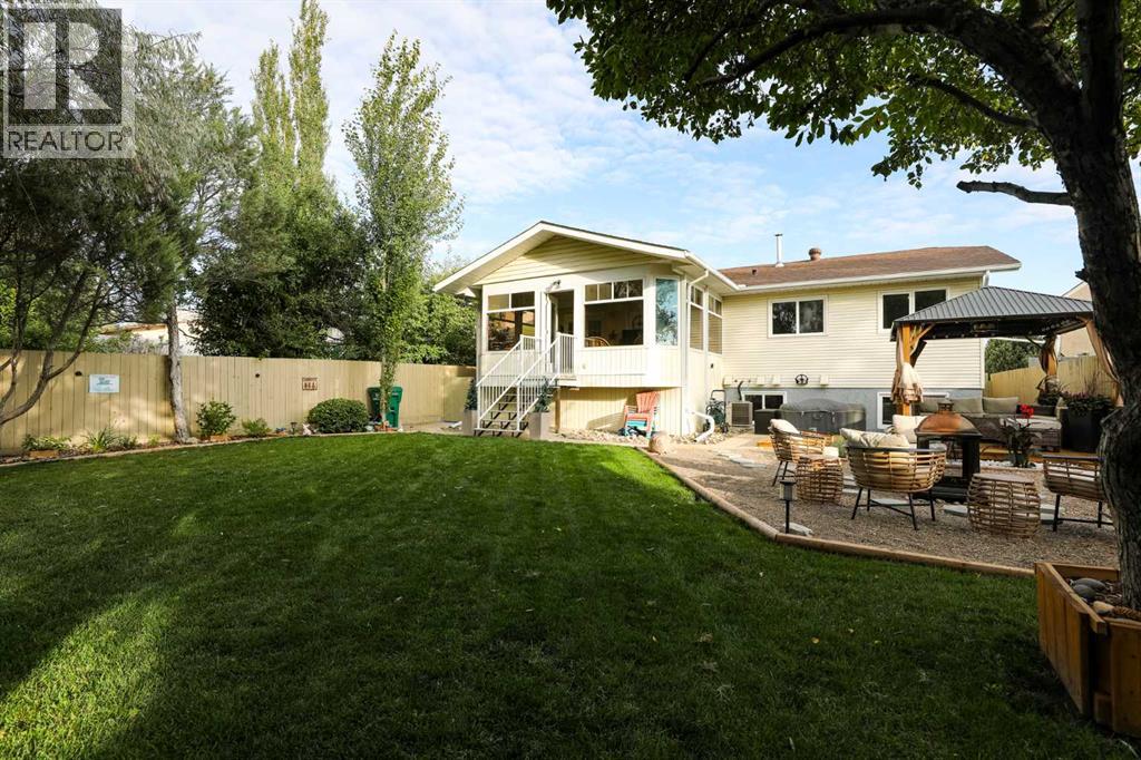 115 Mt. Crandell Cres W