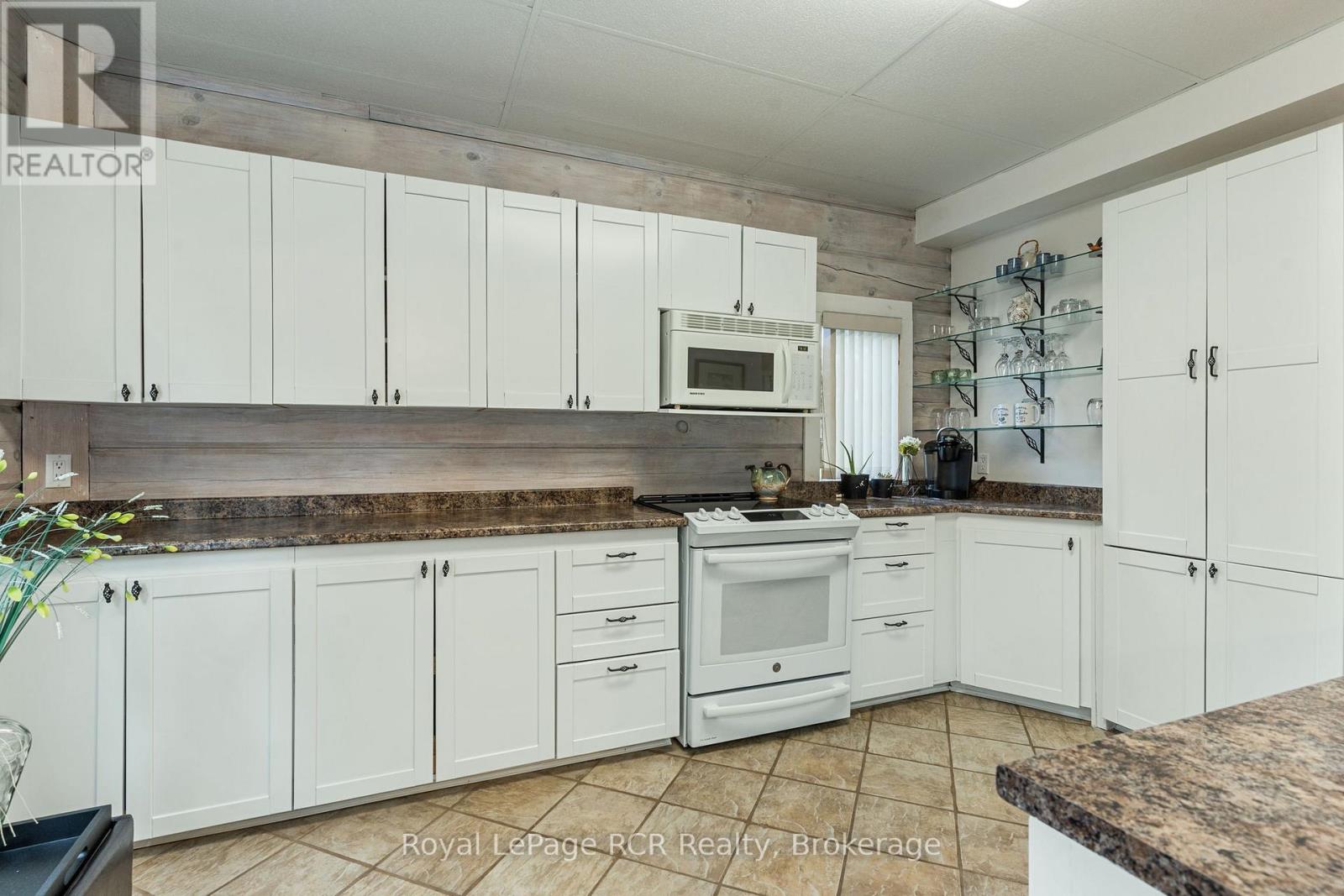 183 LAKESHORE ROAD
