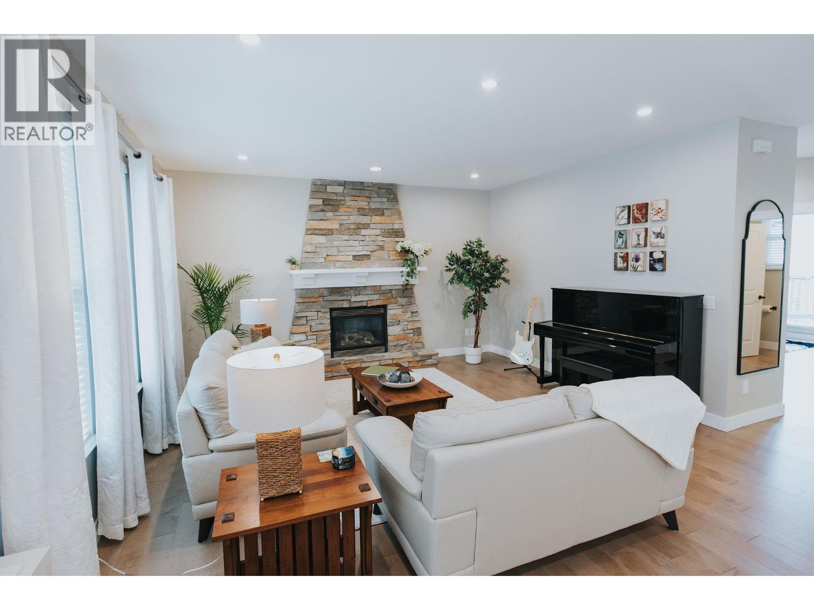 164 SYCAMORE DRIVE