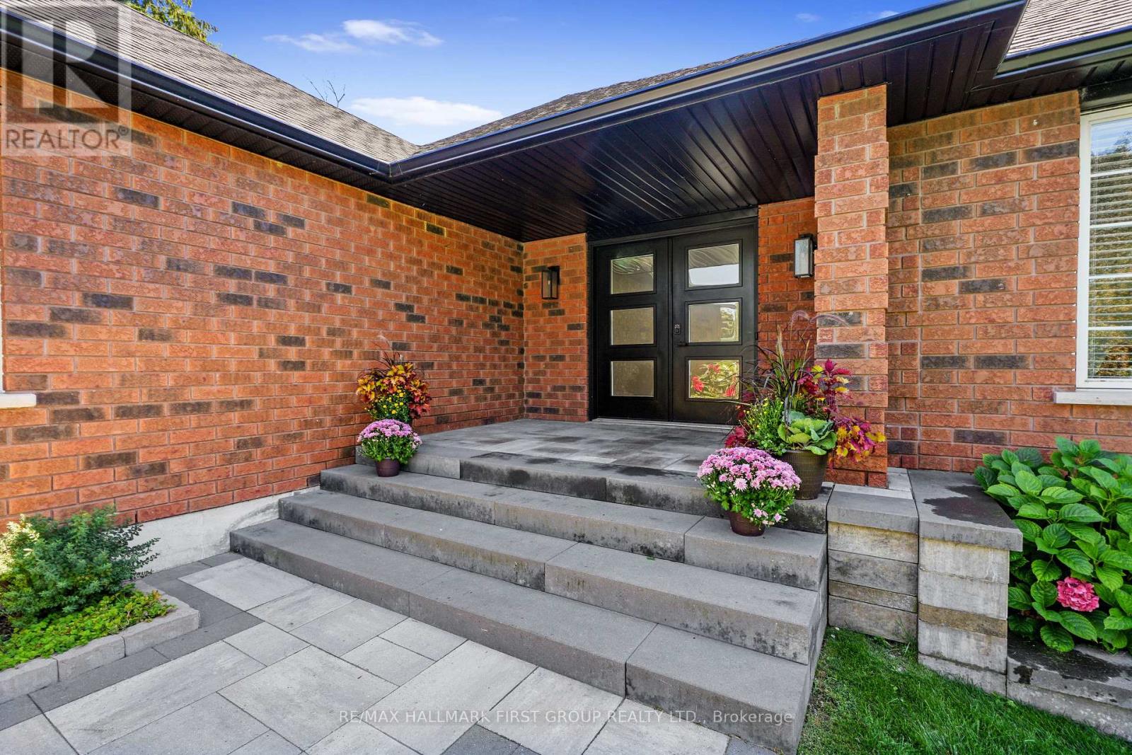 75 EAST HOUSE CRESCENT