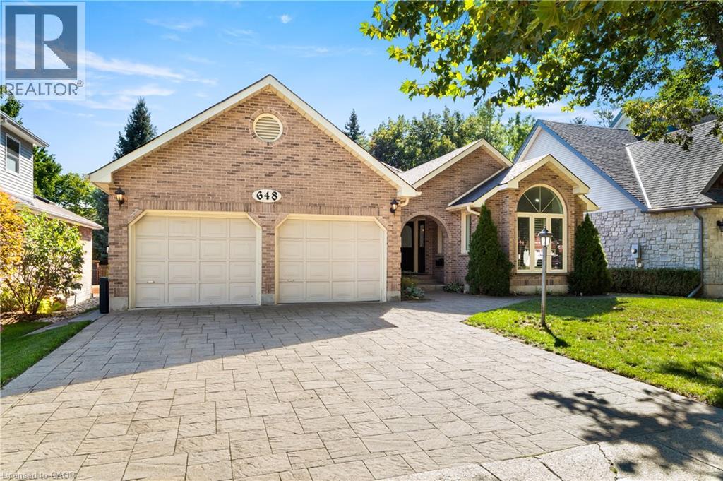 648 BAYHAMPTON Crescent