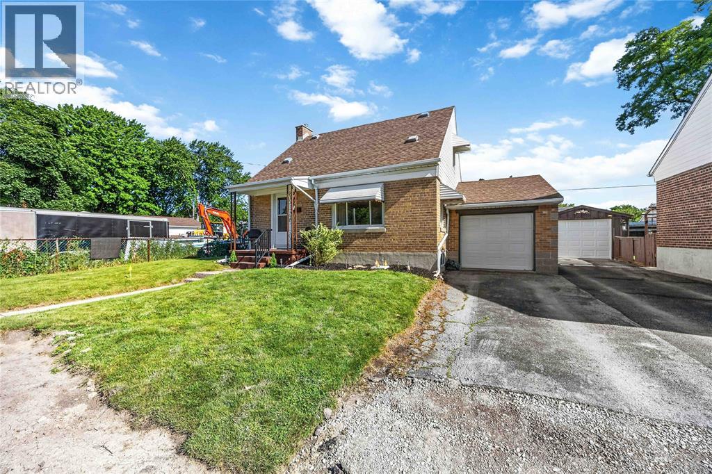 332 Cobden STREET - Photo 2