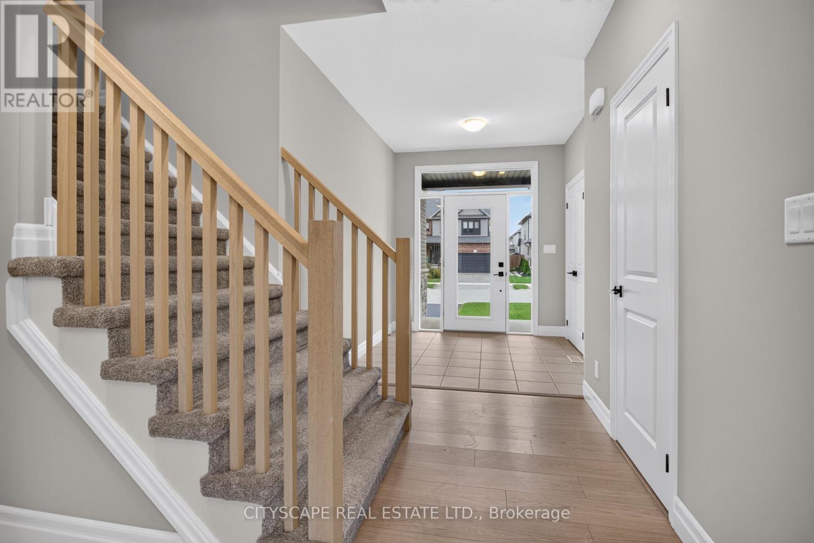 68 DAVIDSON DRIVE W