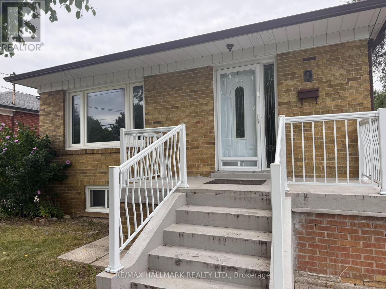 MAIN - 9 MACLEOD STREET