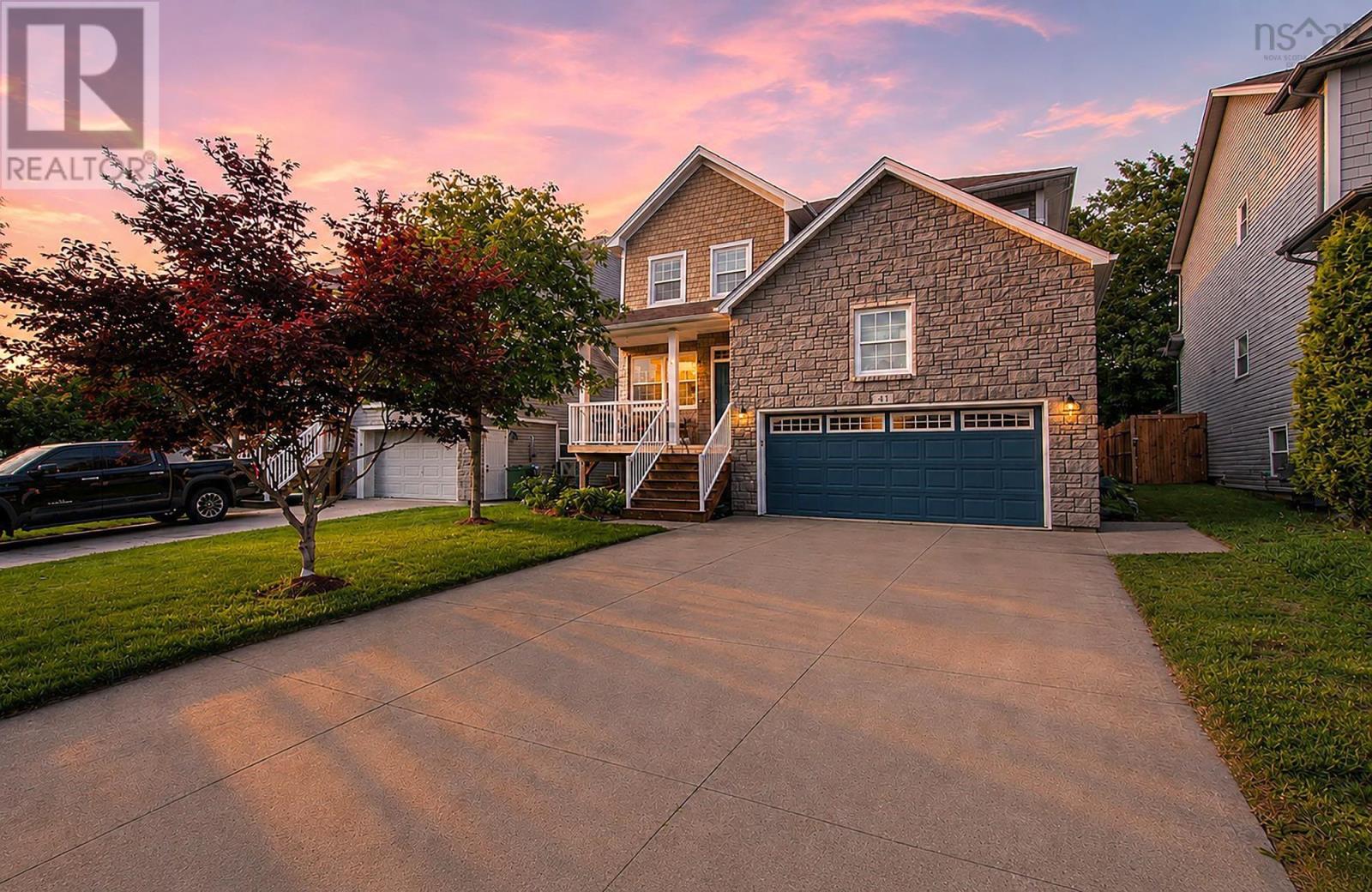 41 Hollyhock Way