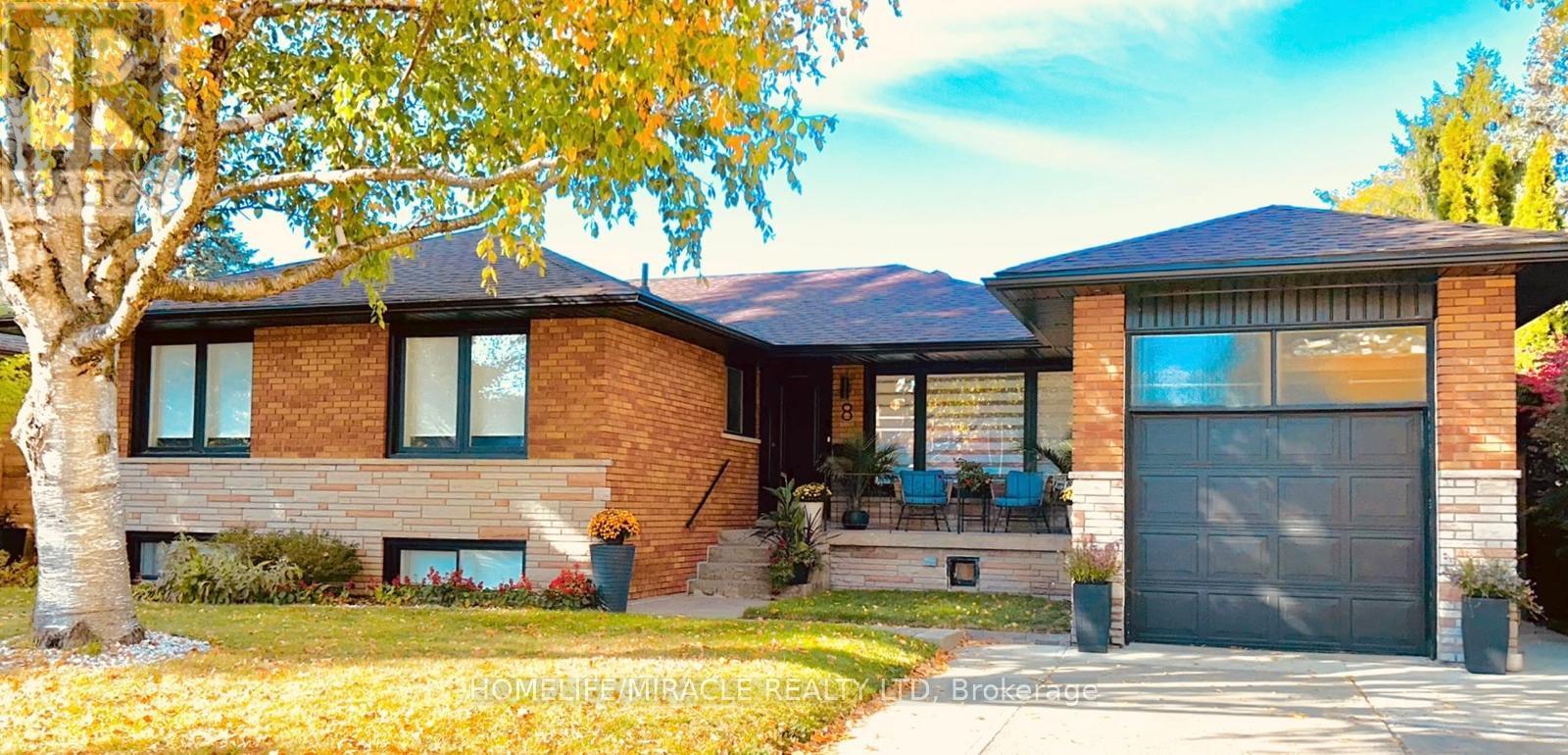 8 LAURELWOOD CRESCENT
