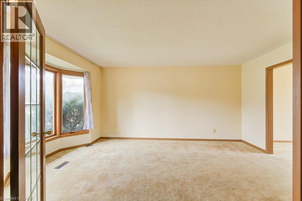 27 WALMER Gardens