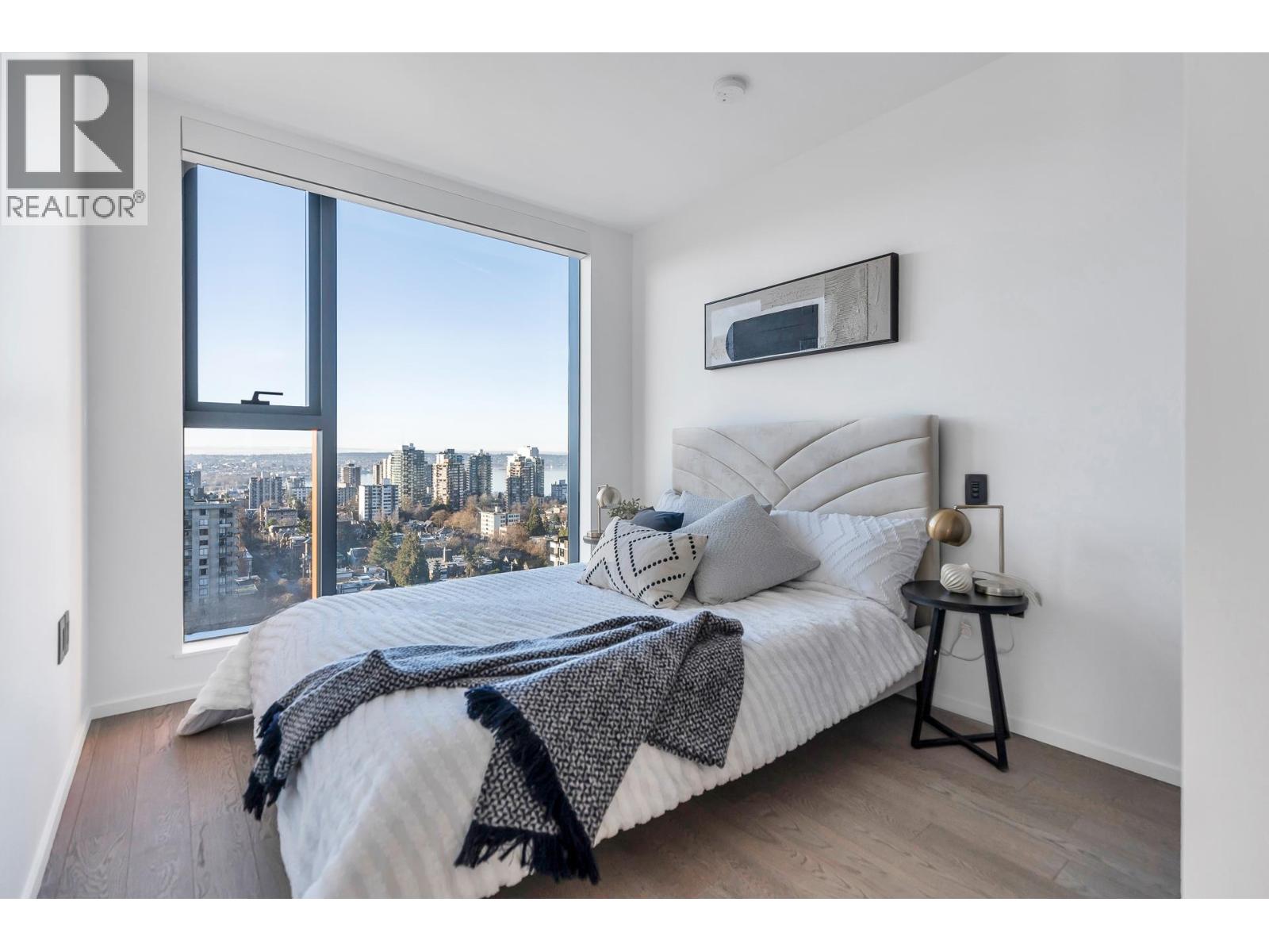 2106 1482 ROBSON STREET