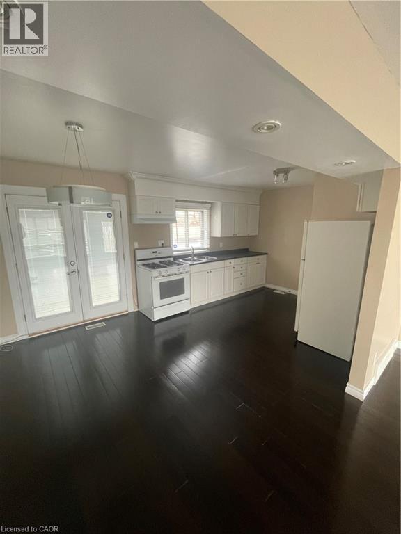 124 AVALON Place