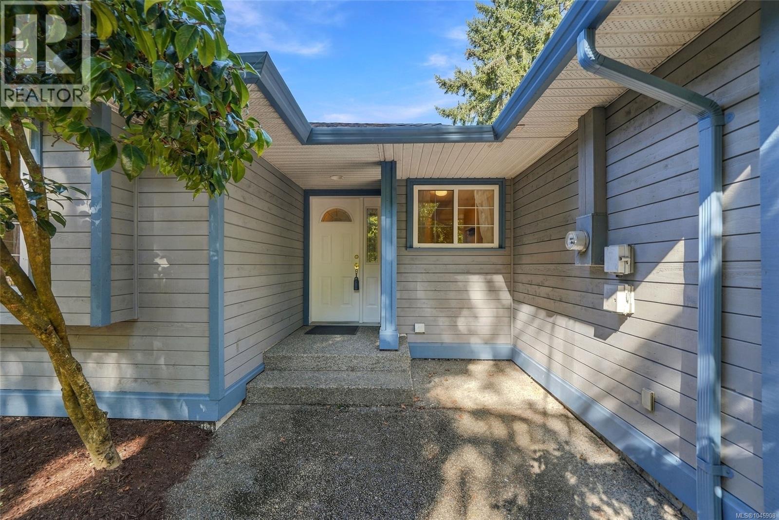 821 Shorewood Dr